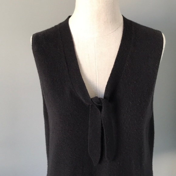 Sleeveless Cashmere Top - Picture 2 of 4